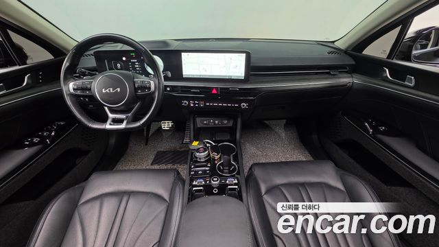 Kia K5 — interior