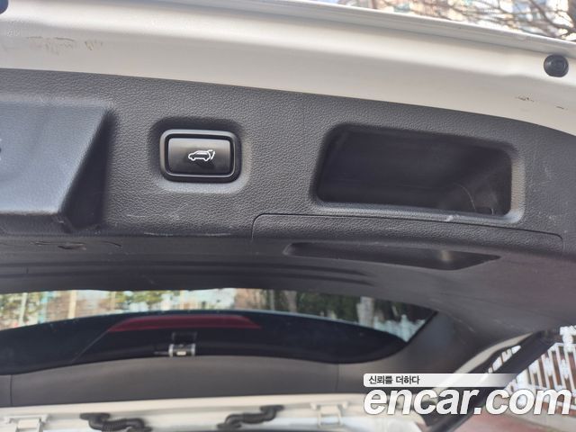 Hyundai Santa Fe — interior