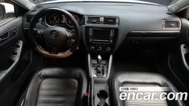 Volkswagen Jetta — interior