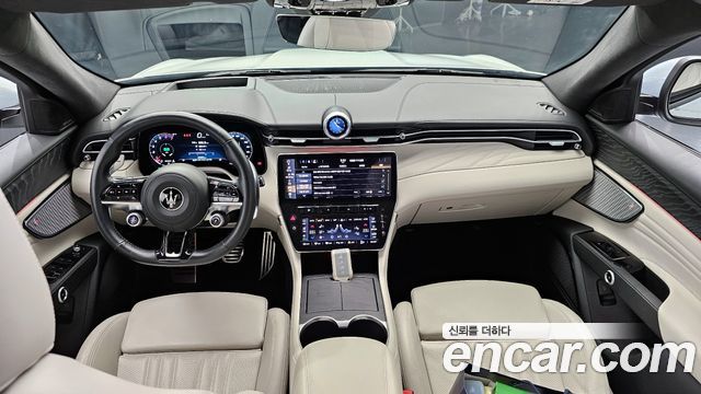 Maserati Grecale — interior