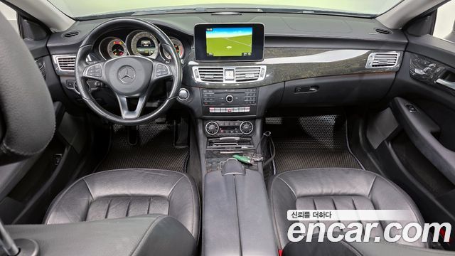 Mercedes-Benz CLS-Class — interior