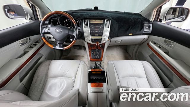 Lexus RX — interior