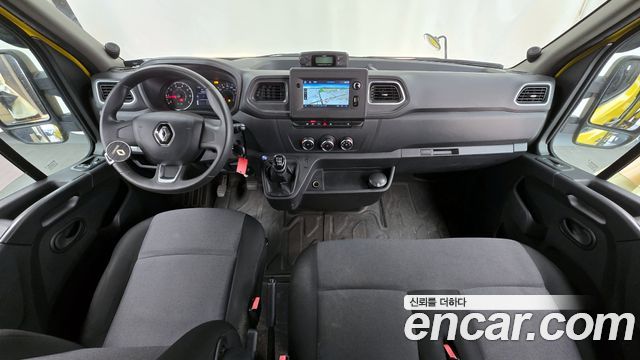 Renault Korea Master — interior