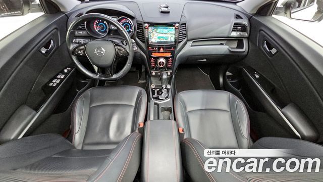 KG Mobility Tivoli — interior