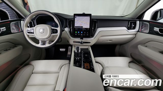 Volvo XC60 — interior