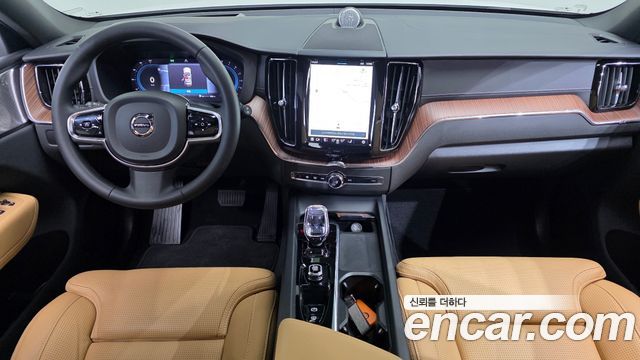 Volvo XC60 — interior