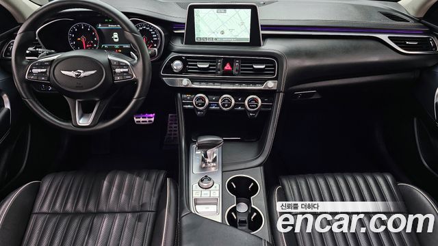 Genesis G70 — interior