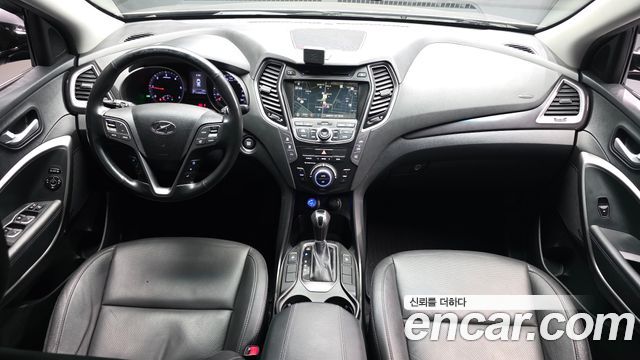 Hyundai Santa Fe — interior