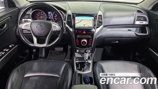 KG Mobility Tivoli — interior