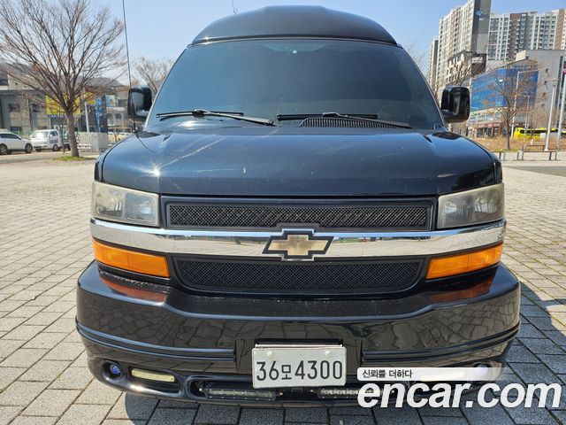 Chevrolet Express Van — exterior