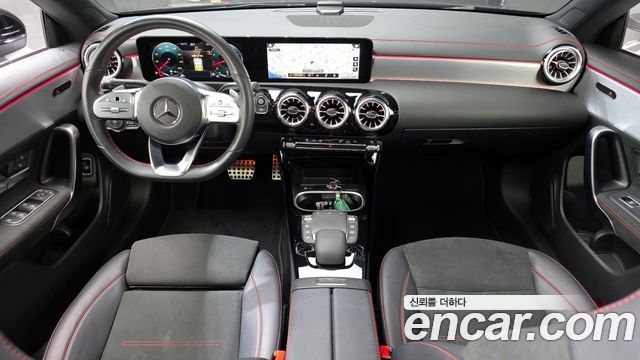 Mercedes-Benz CLA-Class — interior
