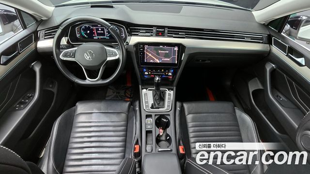 Volkswagen Passat — interior