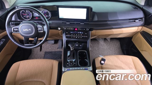 Kia Carnival — interior