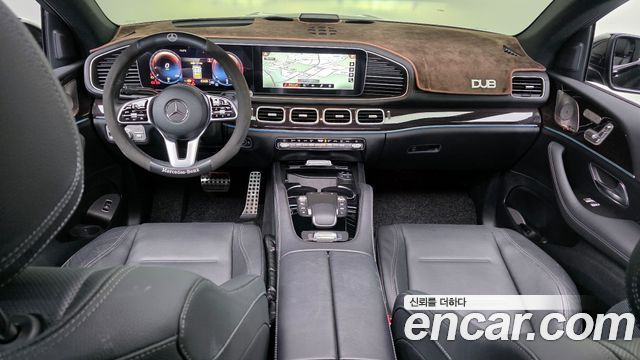 Mercedes-Benz GLE-Class — interior