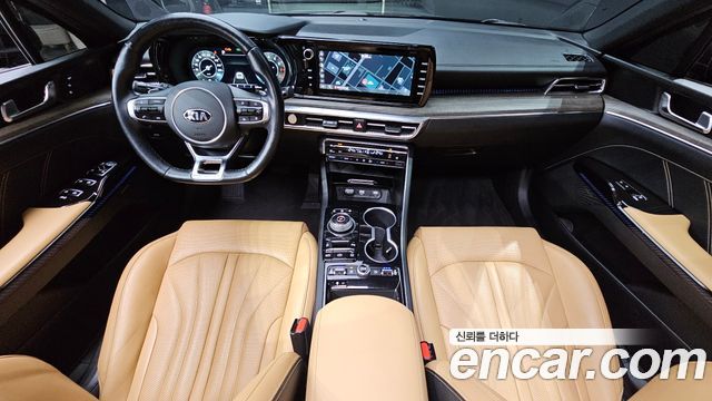 Kia K5 — interior