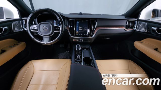 Volvo S60 — interior