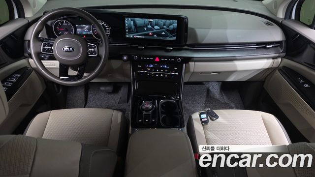 Kia Carnival — interior