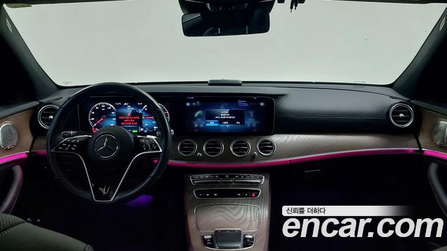 Mercedes-Benz E-Class — interior