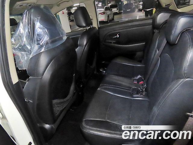 Kia Carens — interior