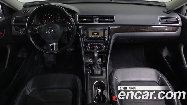 Volkswagen Passat — interior