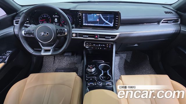 Kia K5 — interior