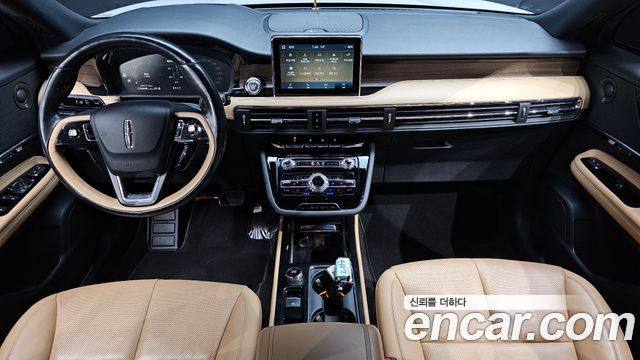 Lincoln Corsair — interior