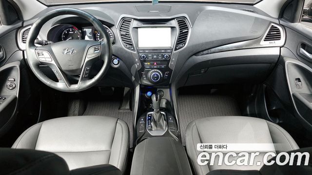 Hyundai Santa Fe — interior