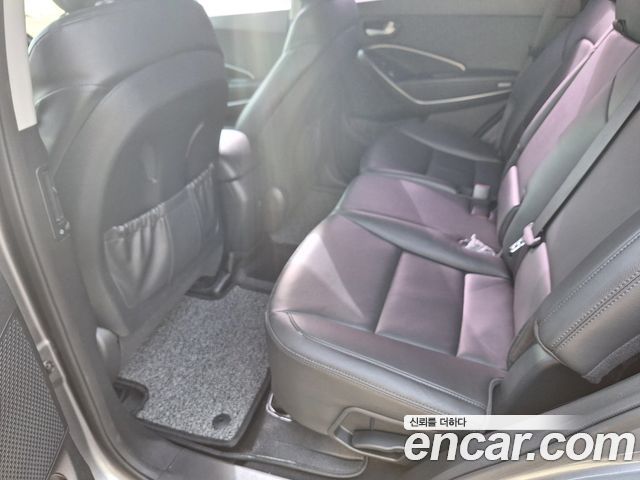 Hyundai Santa Fe — interior
