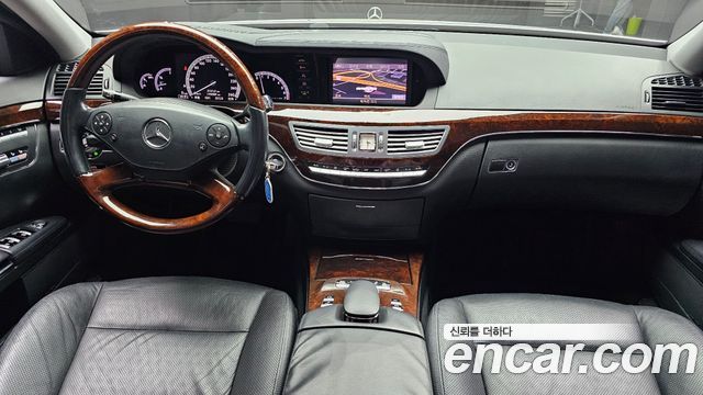 Mercedes-Benz S-Class — interior