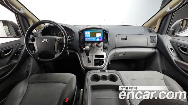 Hyundai Starex — interior