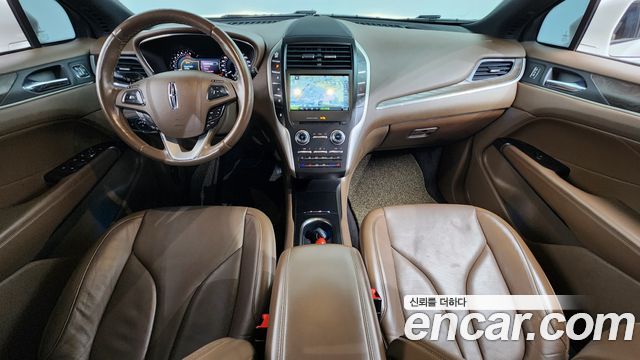 Lincoln MKC — interior