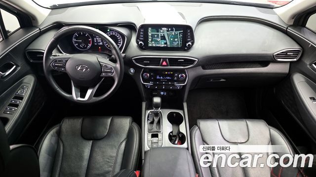 Hyundai Santa Fe — interior