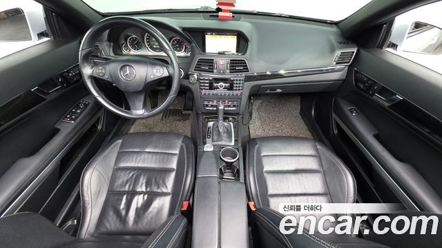 Mercedes-Benz E-Class — interior