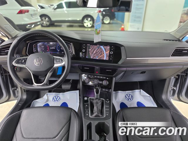 Volkswagen Jetta — interior