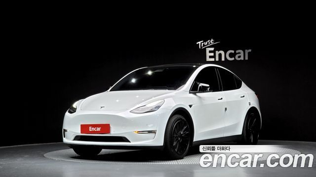 Tesla Model Y — exterior