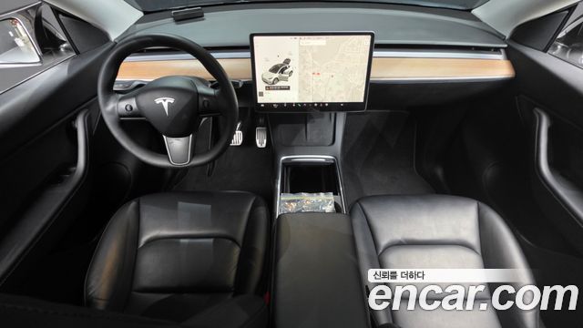 Tesla Model Y — interior