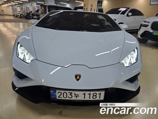 Lamborghini Huracan — interior