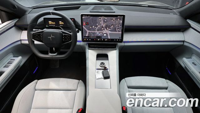Polestar 4 — interior