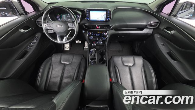Hyundai Santa Fe — interior