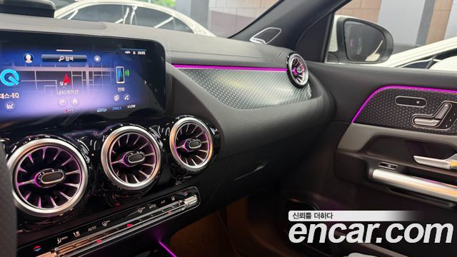 Mercedes-Benz EQA — interior