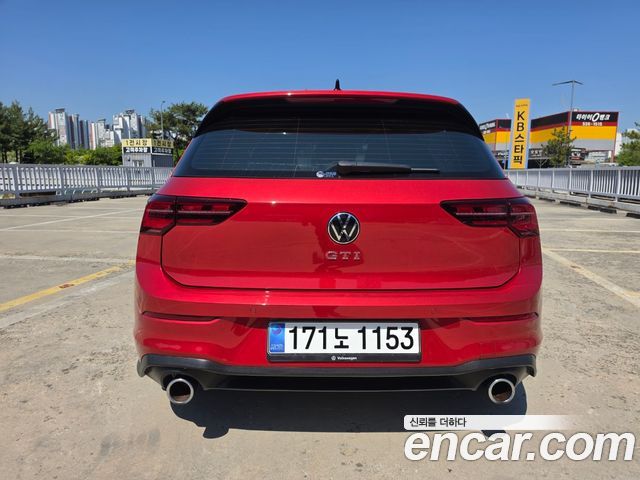 Volkswagen Golf — interior