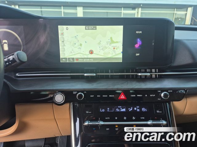 Kia Carnival — interior