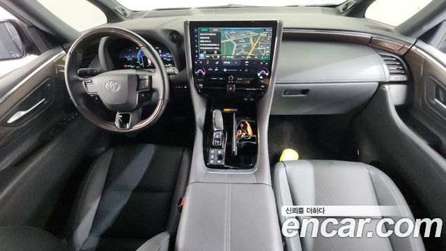 Toyota Alphard — interior