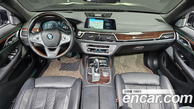 BMW 7 Series — interior