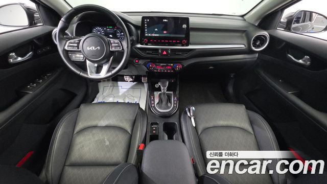 Kia K3 — interior