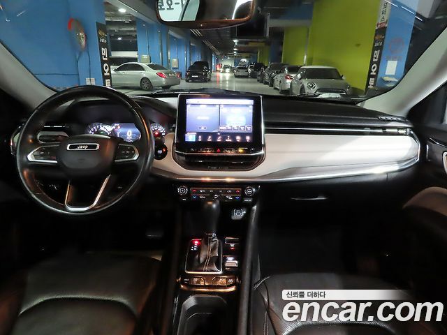 Jeep Compass — interior