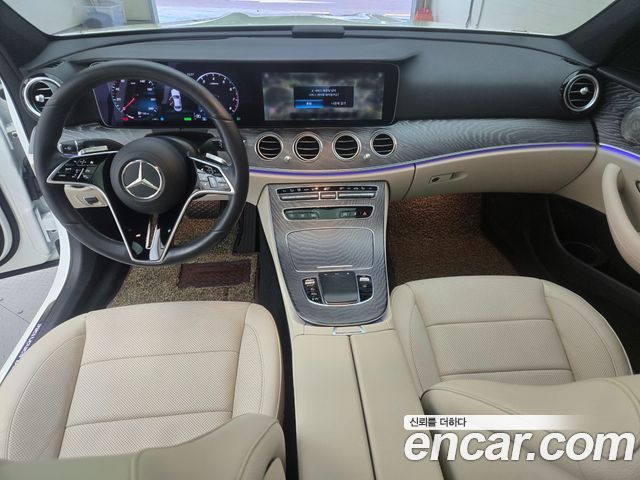 Mercedes-Benz E-Class — interior