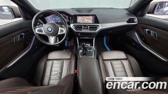 BMW 3 Series — interior