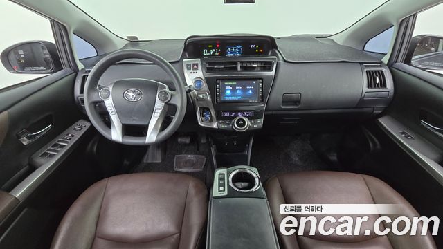Toyota Prius — interior