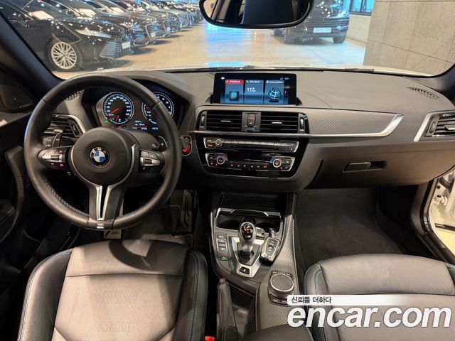 BMW M2 — interior